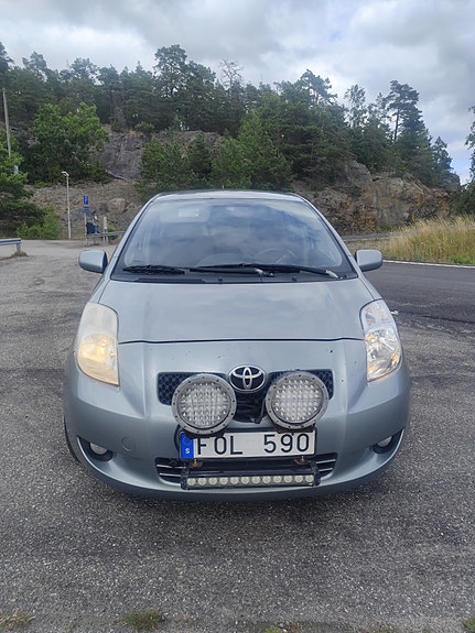 Toyota Yaris 10 of 10