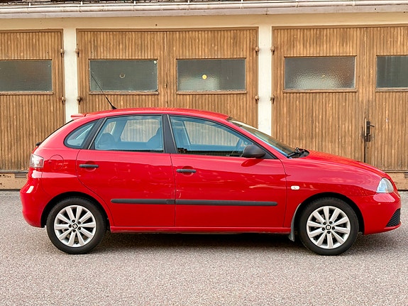 Seat Ibiza 4 of 5