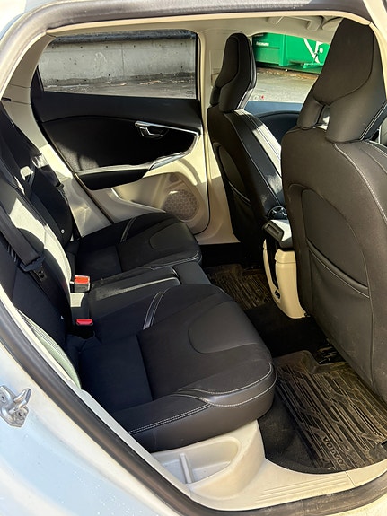 Volvo V40 5 of 5