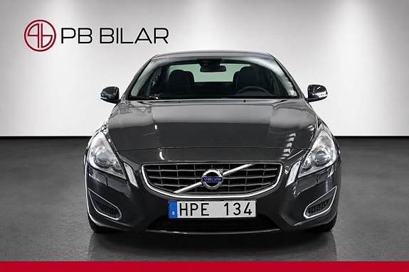 Volvo S60 2 of 5