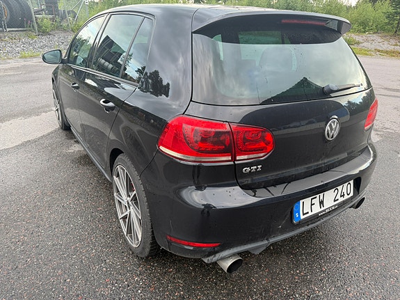 Volkswagen Golf VI 6 of 11