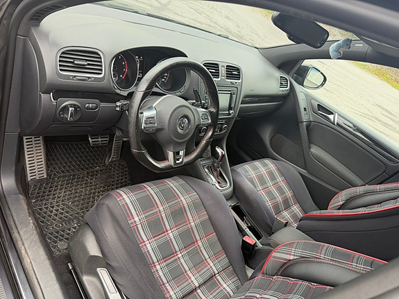 Volkswagen Golf VI 11 of 11