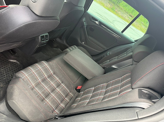 Volkswagen Golf VI 7 of 11