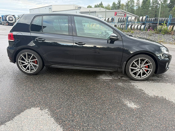 Volkswagen Golf VI 2 of 5