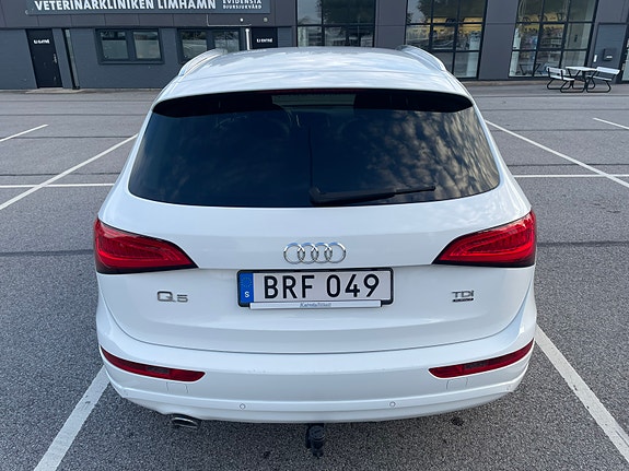 Audi Q5 2 of 18