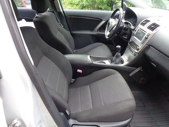 Toyota Avensis 27 of 30