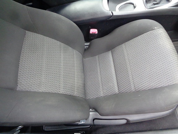 Toyota Avensis 30 of 30