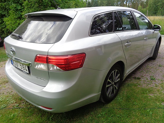 Toyota Avensis 8 of 30