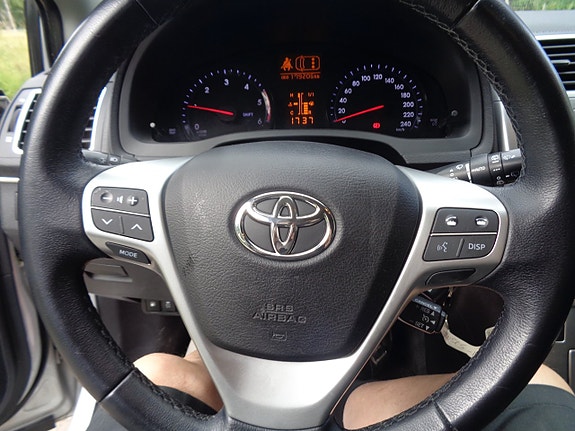Toyota Avensis 19 of 30