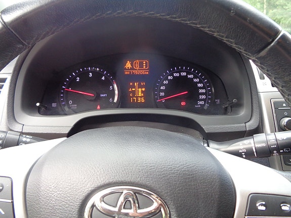 Toyota Avensis 17 of 30
