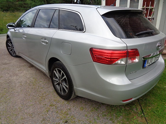 Toyota Avensis 6 of 30