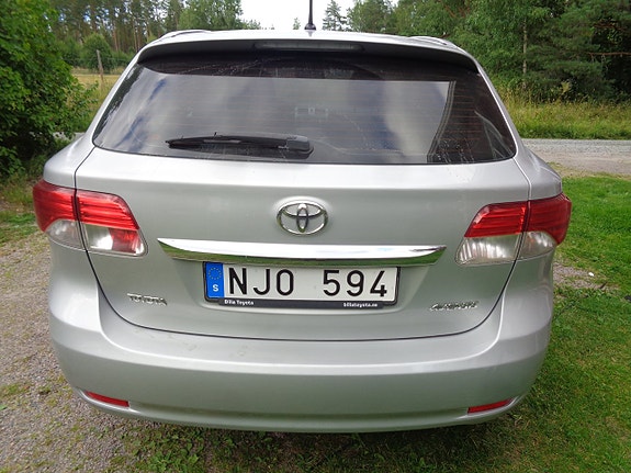 Toyota Avensis 7 of 30