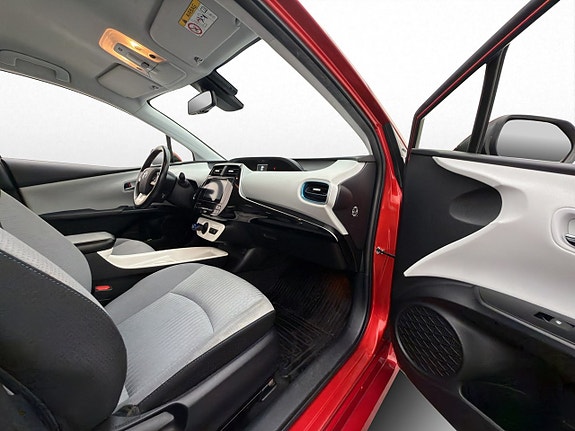 Toyota Prius 18 of 30