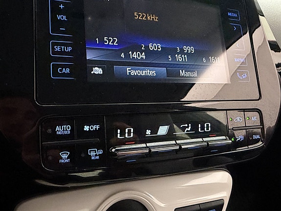Toyota Prius 24 of 30