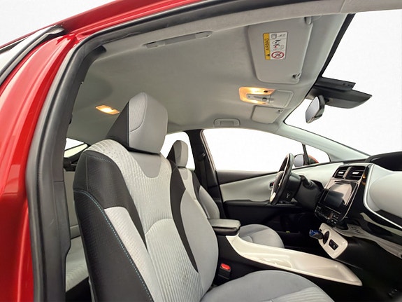 Toyota Prius 17 of 30