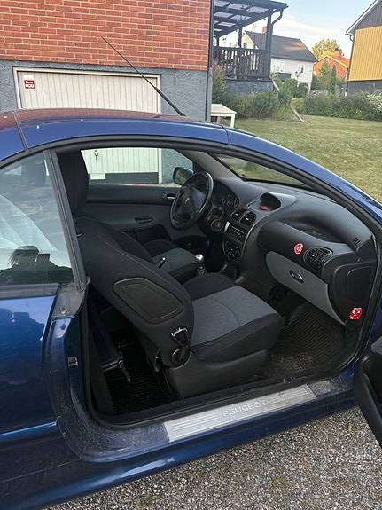Peugeot 206 CC 11 of 14