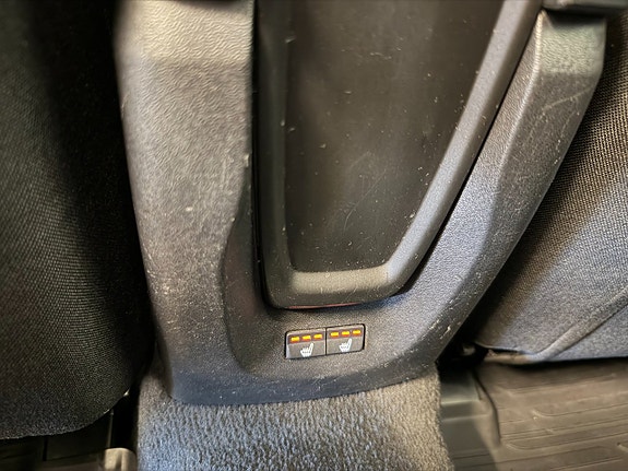 Volvo V40 11 of 16