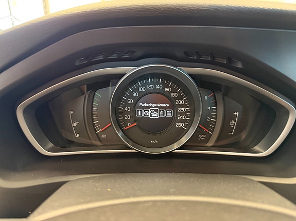 Volvo V40 15 of 16