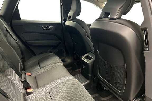 Volvo XC60 16 of 30