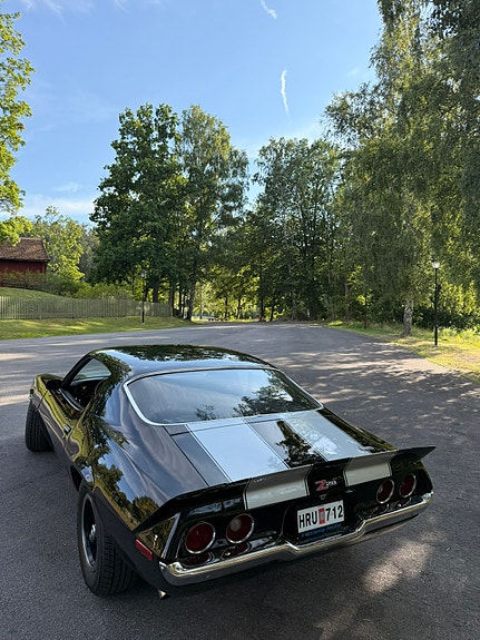 Chevrolet Camaro 15 of 30