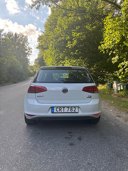Volkswagen Golf VII 2 of 5