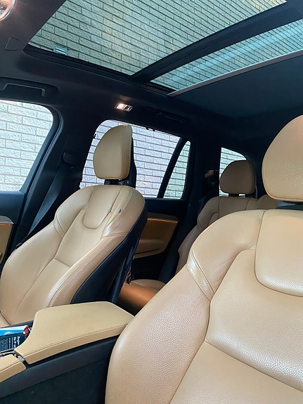 Volvo XC90 4 of 5