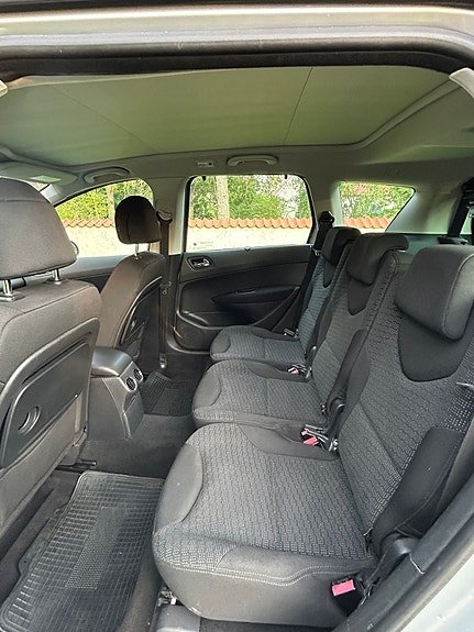 Peugeot 308 SW 6 of 7