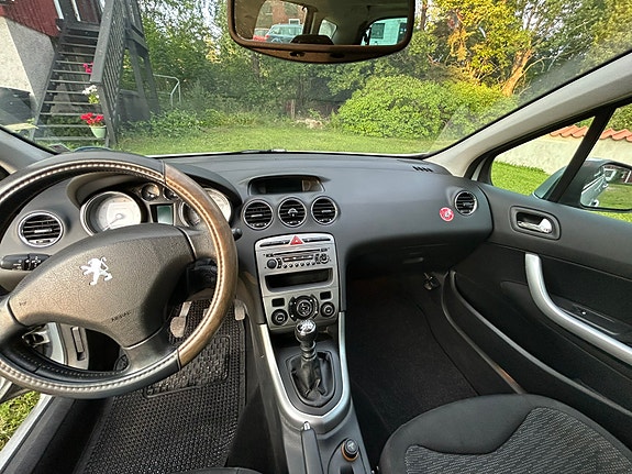 Peugeot 308 SW 5 of 5