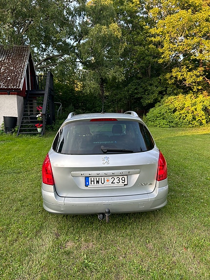 Peugeot 308 SW 3 of 5