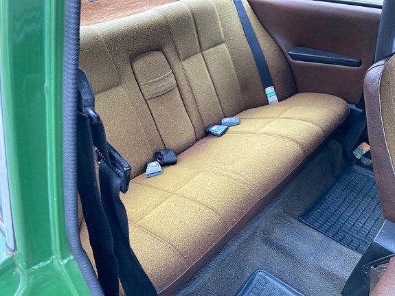 Volvo 242 11 of 30