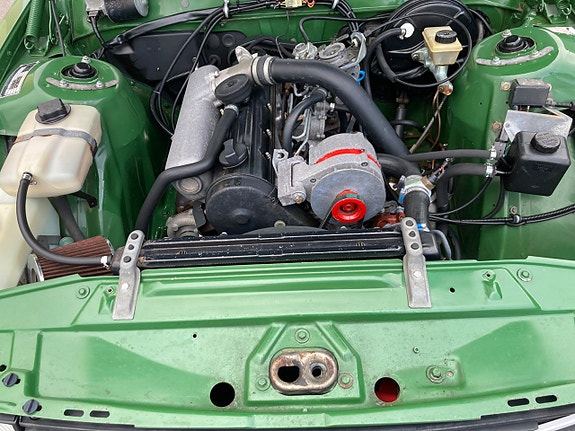 Volvo 242 21 of 30