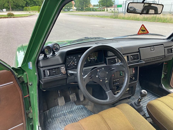 Volvo 242 18 of 30