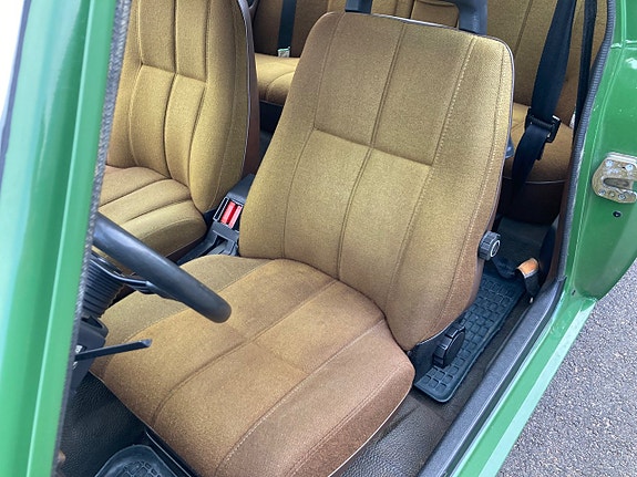 Volvo 242 16 of 30