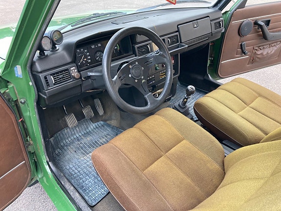 Volvo 242 15 of 30