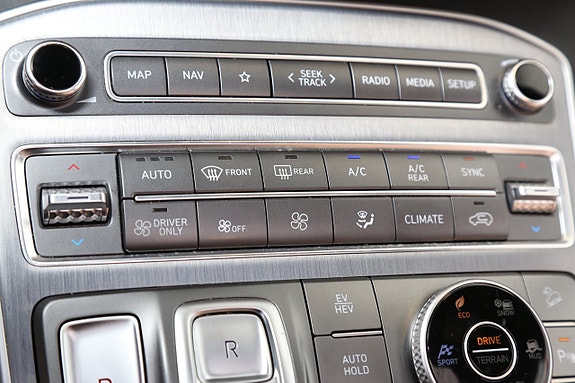 Hyundai Santa Fe 21 of 30