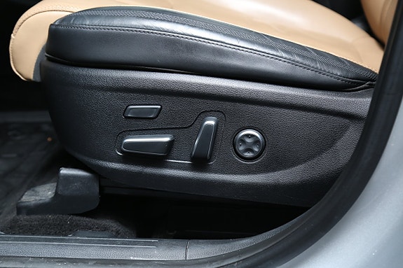Hyundai Santa Fe 12 of 30