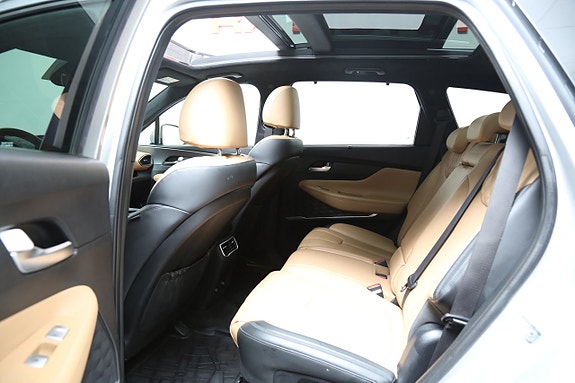 Hyundai Santa Fe 28 of 30