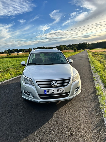 Volkswagen Tiguan 2 of 20