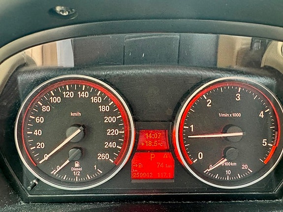 BMW X1 4 of 5