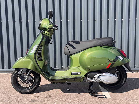 Vespa GTS SuperSport 310 4 of 4