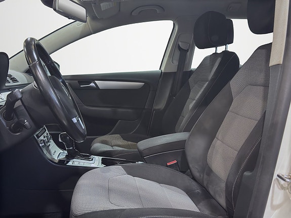 Volkswagen Passat Alltrack 13 of 29