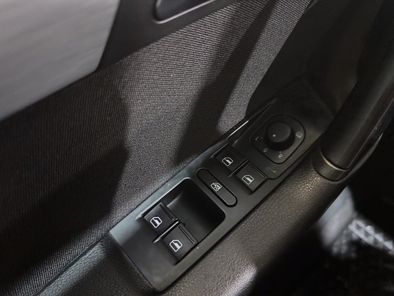 Volkswagen Passat Alltrack 17 of 29