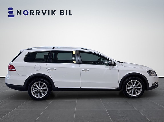 Volkswagen Passat Alltrack 3 of 5