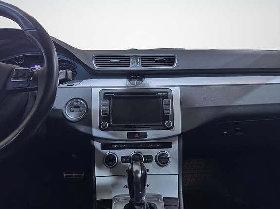 Volkswagen Passat Alltrack 11 of 29