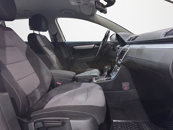 Volkswagen Passat Alltrack 18 of 29