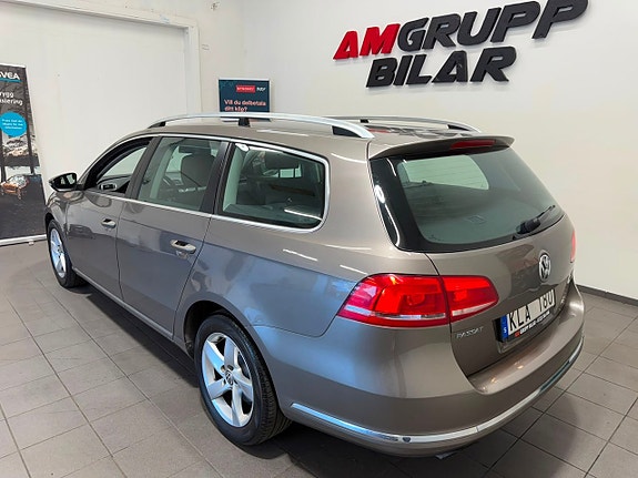 Volkswagen Passat 13 of 17