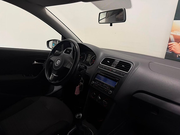 Volkswagen Polo 2 of 5