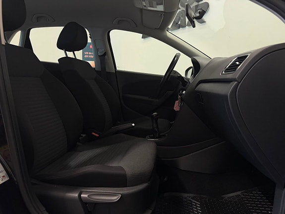 Volkswagen Polo 8 of 15