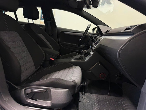 Volkswagen CC 13 of 24