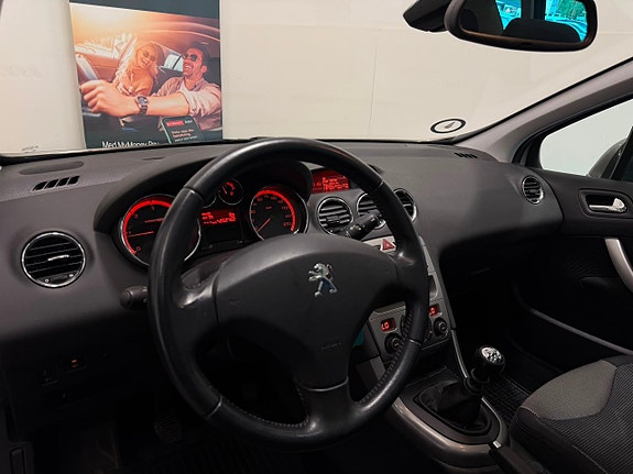 Peugeot 308 SW 19 of 19
